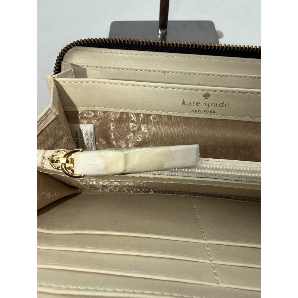 Kate Spade Neda Daycation Zip Around Wallet Red White Blue Stripe WLRU1182 NEW